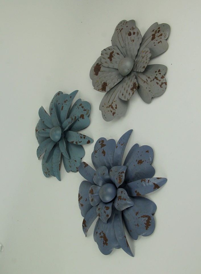 Vintage Blue and Grey Metal Wall Art Flower Decor Hanging Sculptures