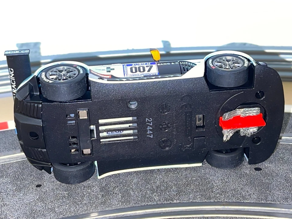 1186- Scalextric Carrera ASTON MARTIN V12 Vantage GT3 #007 TUVRheinland slot car - Imagen 3 de 3