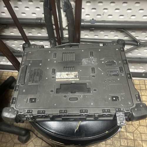 Dell Latitude E6420XFRCore i7,8gb RAM No HDD or caddy,screen/battery issue - Picture 5 of 7