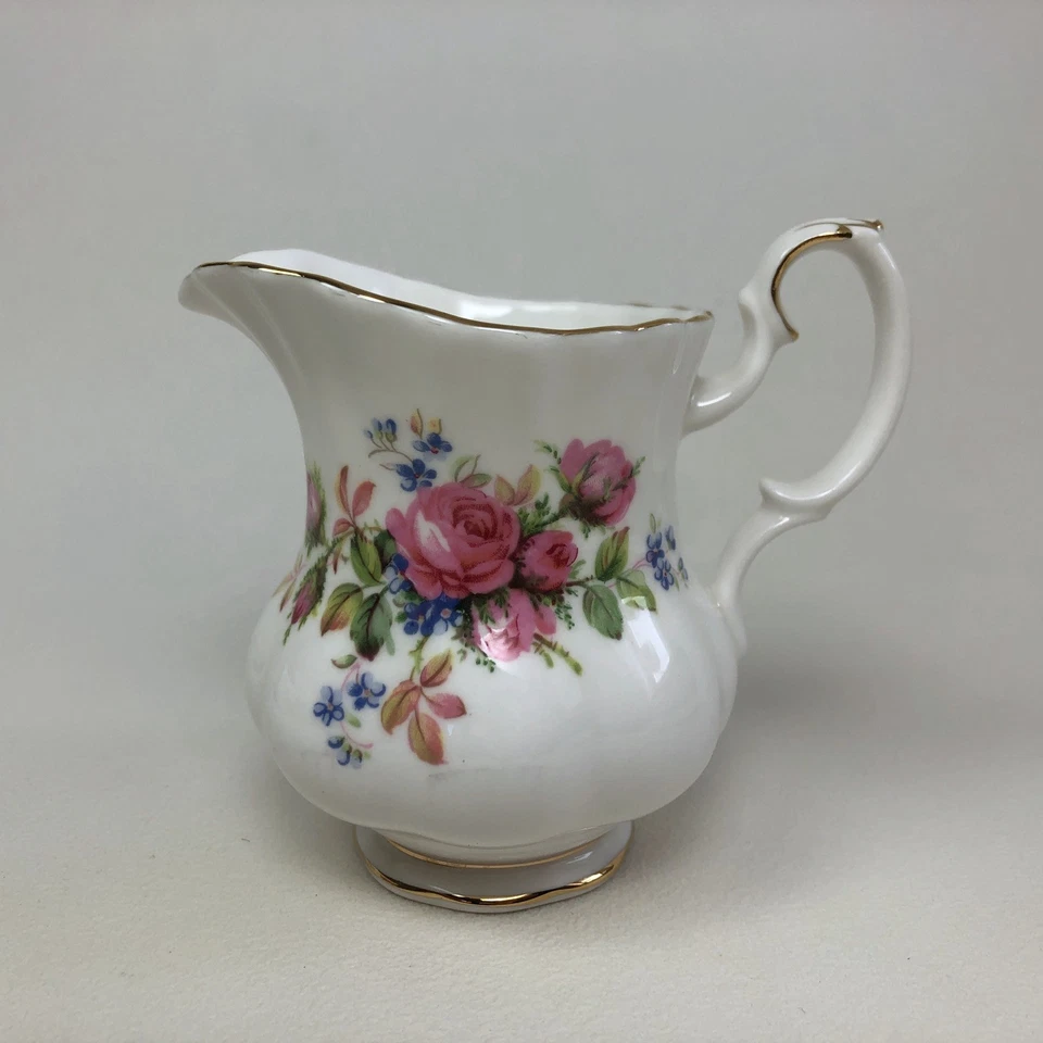 Royal Albert MOSS ROSE Milchkännchen Sahnegießer - Bild 1 von 1