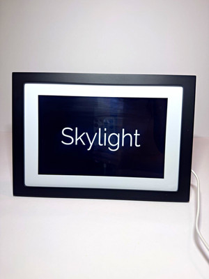 Skylight Frame 10in Wi Fi LCD Digital Photo Frame SKY-002, Perfect Condition