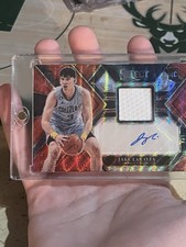 2022-23 Panini Select Jake LaRavia Rookie Patch Auto Red Wave