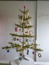 Antiker Gablonzer Gansfederbaum, Federbaum mit Christbaumschmuck 100 cm