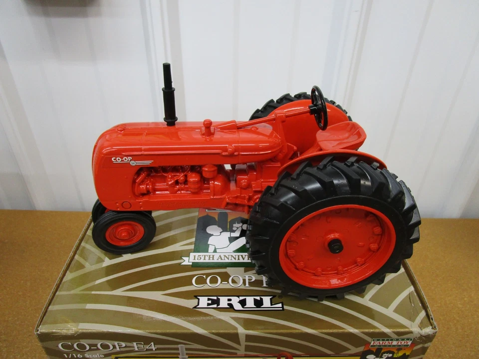 Co-op E4 tractor ERTL 1/16 15th Ann. National farm toy Museum diecast Z - Image 2 of 4