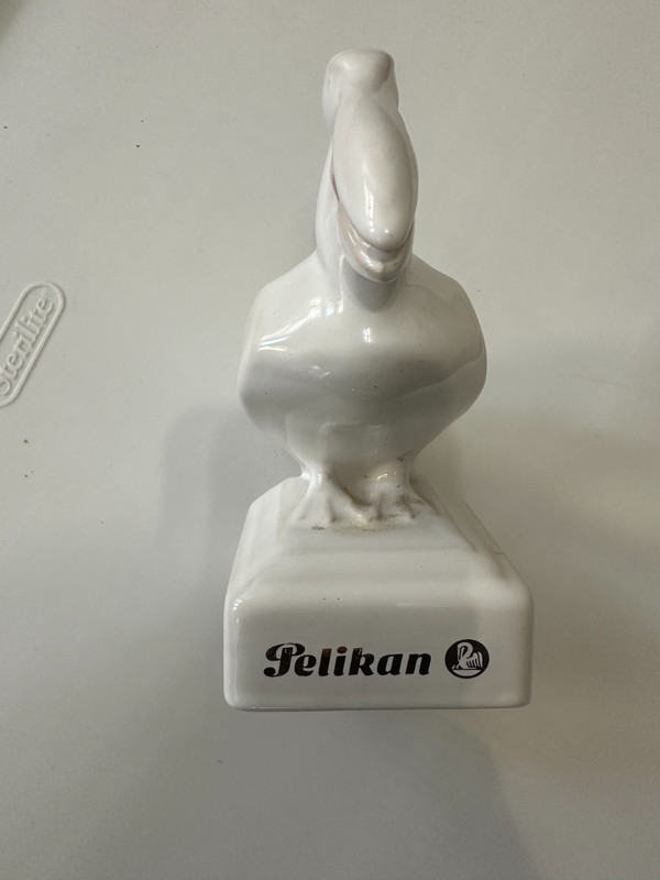 Pelican White Ceramic Penn Holder