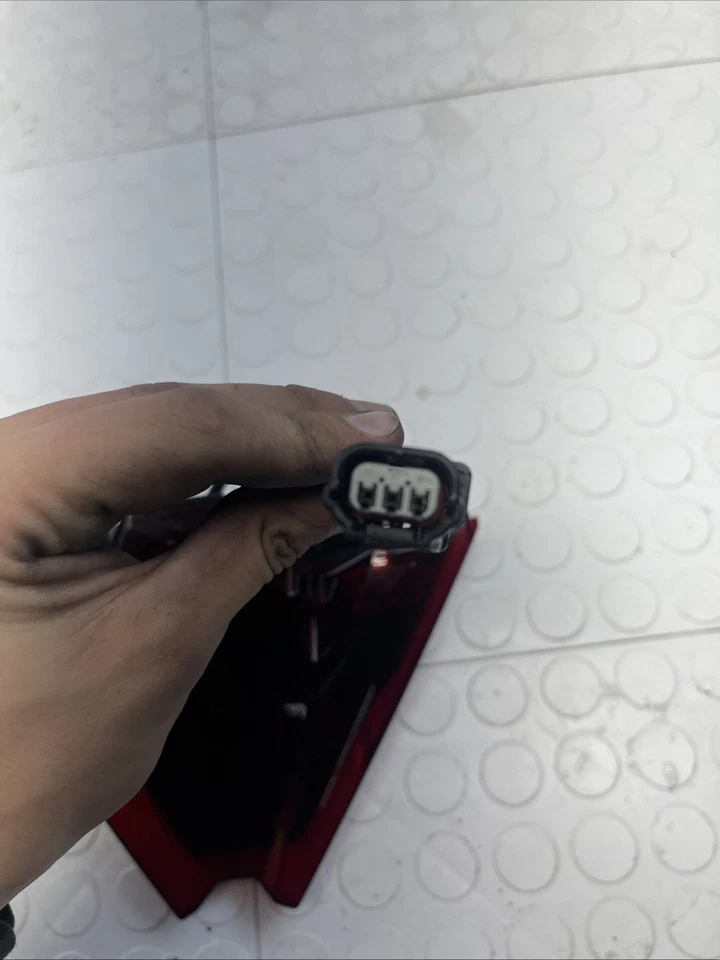 Luz trasera de freno trasera para Kawasaki Ninja 500 EX500 2024-2025 OEM Foto 3 de 4