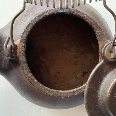 VINTAGE ANTIQUE WAGNERS 1891 ORIGINAL CAST IRON TEA KETTLE