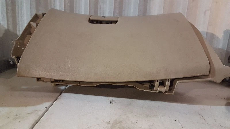 06 07 08 09 10 2008 2009 2010 KIA SEDONA ПРИБОРНОЙ ПАНЕЛИ ВЕРХНИЙ ПЕРЧАТОЧНЫЙ ЯЩИК 4D847-35110 OEM - Изображение 3 из 4