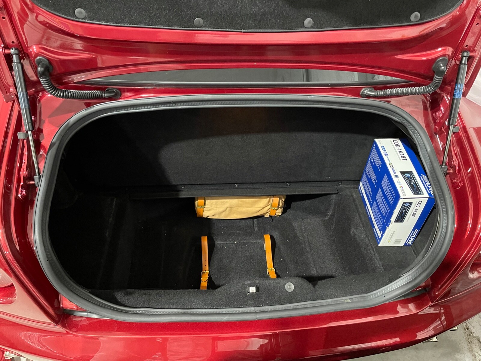 Ferrari 612 Scaglietti Trunk Straps, Document and Inflator Straps