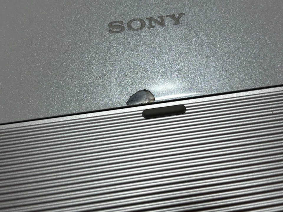 Sony Vaio Type P VGN-P70H White Atom Z520 RAM 2GB Windwos Vista Home Basic - Image 4 of 4