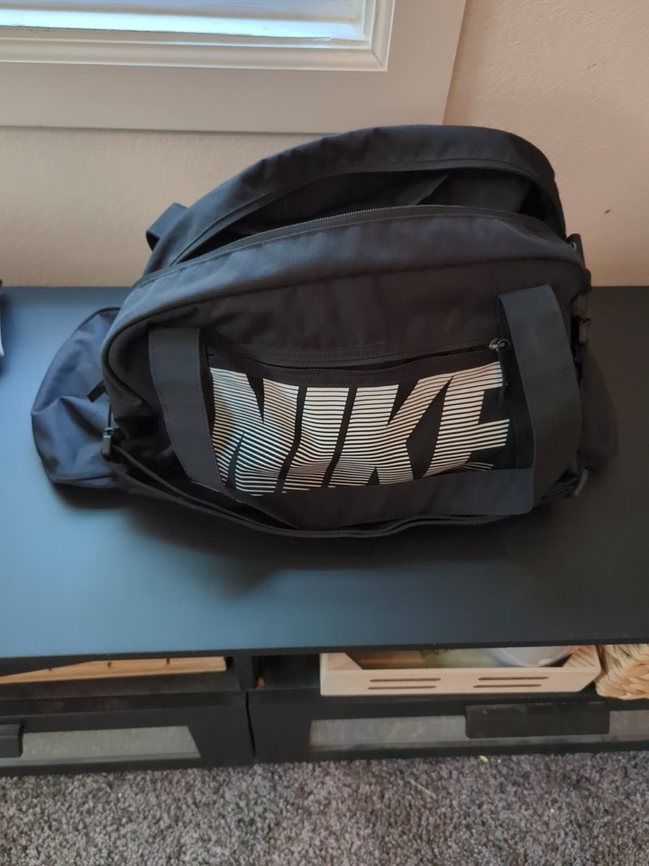 NIKE Black Duffle Bag/Sports Gym Bag GOOD Condition eBay
