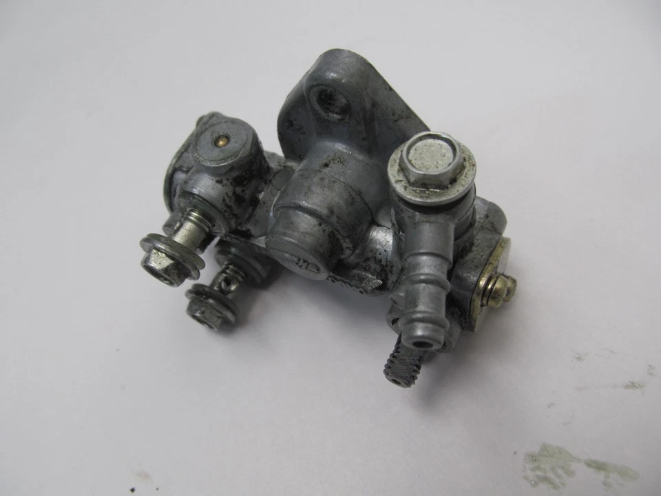 Suzuki TC100 TC 1973 100 bomba de aceite Foto 3 de 4