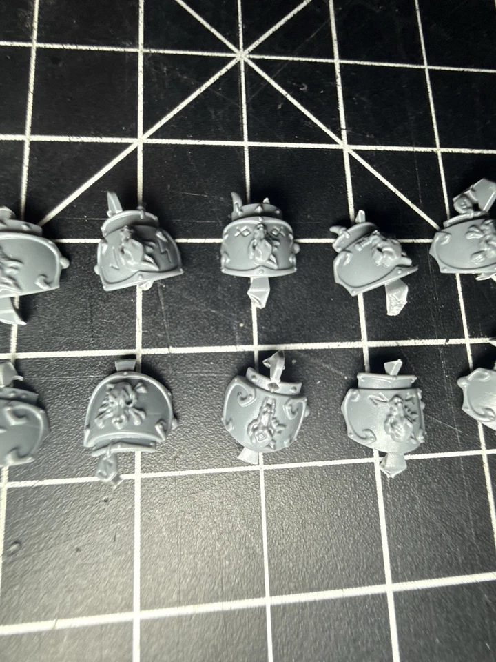 2x Space Wolves Wulfen Pauldrons Warhammer 40k Bits Space Marines Wulfen Bits Foto 2 de 4