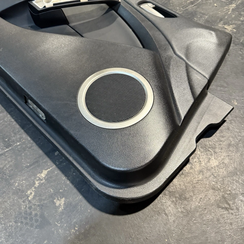 Черный отделочный чехол для левой внутренней дверной панели купе Infiniti G35 03–04 годов выпуска - Изображение 4 из 4