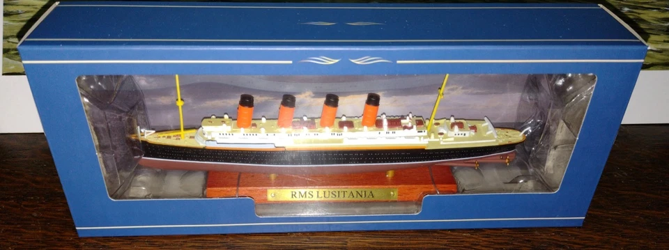 1:1400 Siku Queen Mary 2 - 1723 and 1:1250 Atlas Mauretania Model Ships 752005 - Image 4 of 4