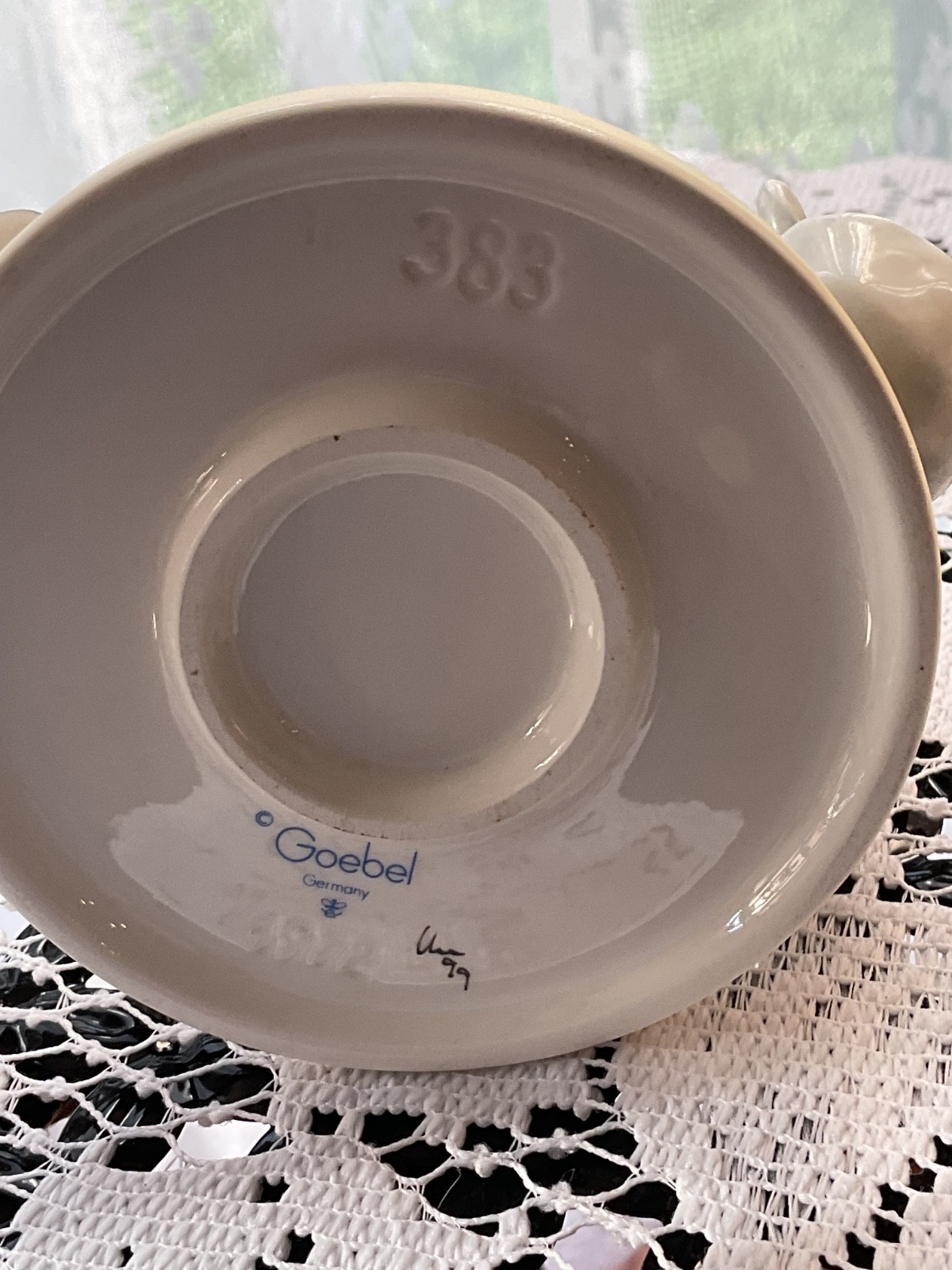 Hummel Goebel Figurine Going Home #383  No Box Excellent Condition 