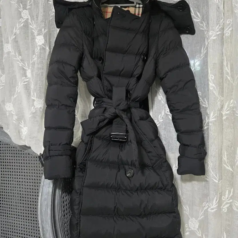 Burberry 23FW Ashwick Women's Puffer Coat, Size S, Excellent Condition thumbnail 7