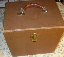 VINTAGE LIGHT BROWN AM FILE PLATTER PAK RECORD STORAGE CASE FOR 50 45s or papers