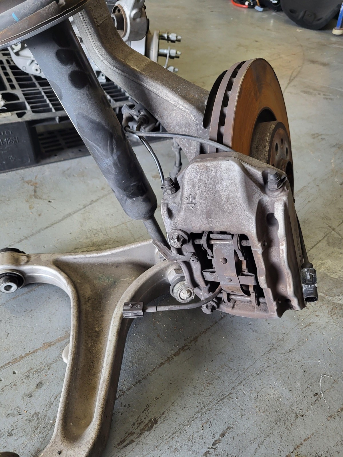 2014-2018 Maserati Ghibli Left Driver Front Suspension Knee OEM 3.0L RWD