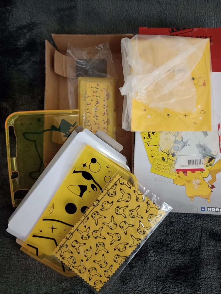 New Nintendo 3DS XL Hori Pokémon Pikachu Themed 4 Item Bundle Pack - Image 3 of 3