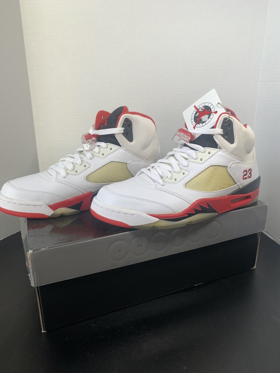 2006 Jordan 5 Fire Red Size 10 (DEADSTOCK ) with box and 