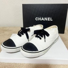 Chanel Vintage Sneakers Shoes White x Black Size 37 US About7 For Women