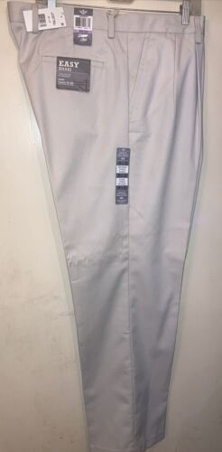 New Men's Dockers Easy Khaki Classic Fit D3 Pleated Pants Light Beige 462980003 - Picture 1 of 1