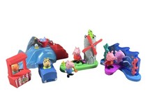 12 Pc Peppa Pig Mix Lot Mini Golf  Aquarium Play set 5 Figures  Car surf board