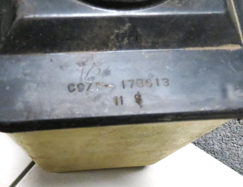 Ford Mustang Shelby o Mercury Cougar 1969 1970 original botella lavadora Foto 2 de 4