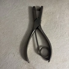 Vintage Handheld Metal Hole Punch