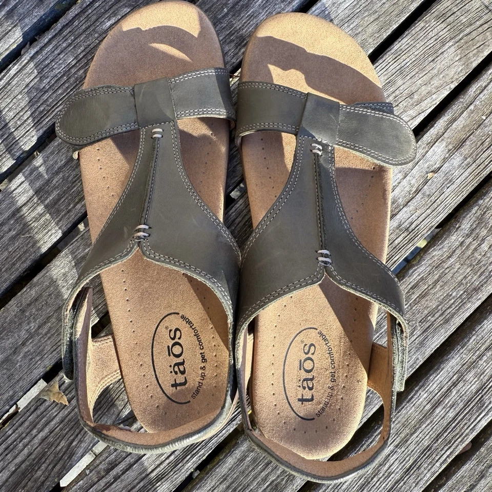 Sandalia Taos The Show Cuero Oliva Talla 9 Cómoda Elegante Informal Ajustable Foto 2 de 4