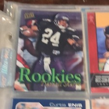 Fleer Ultra Darnell Autry Northwestern Wildcats #1 Rookie 1997 Football Card. rookie card picture