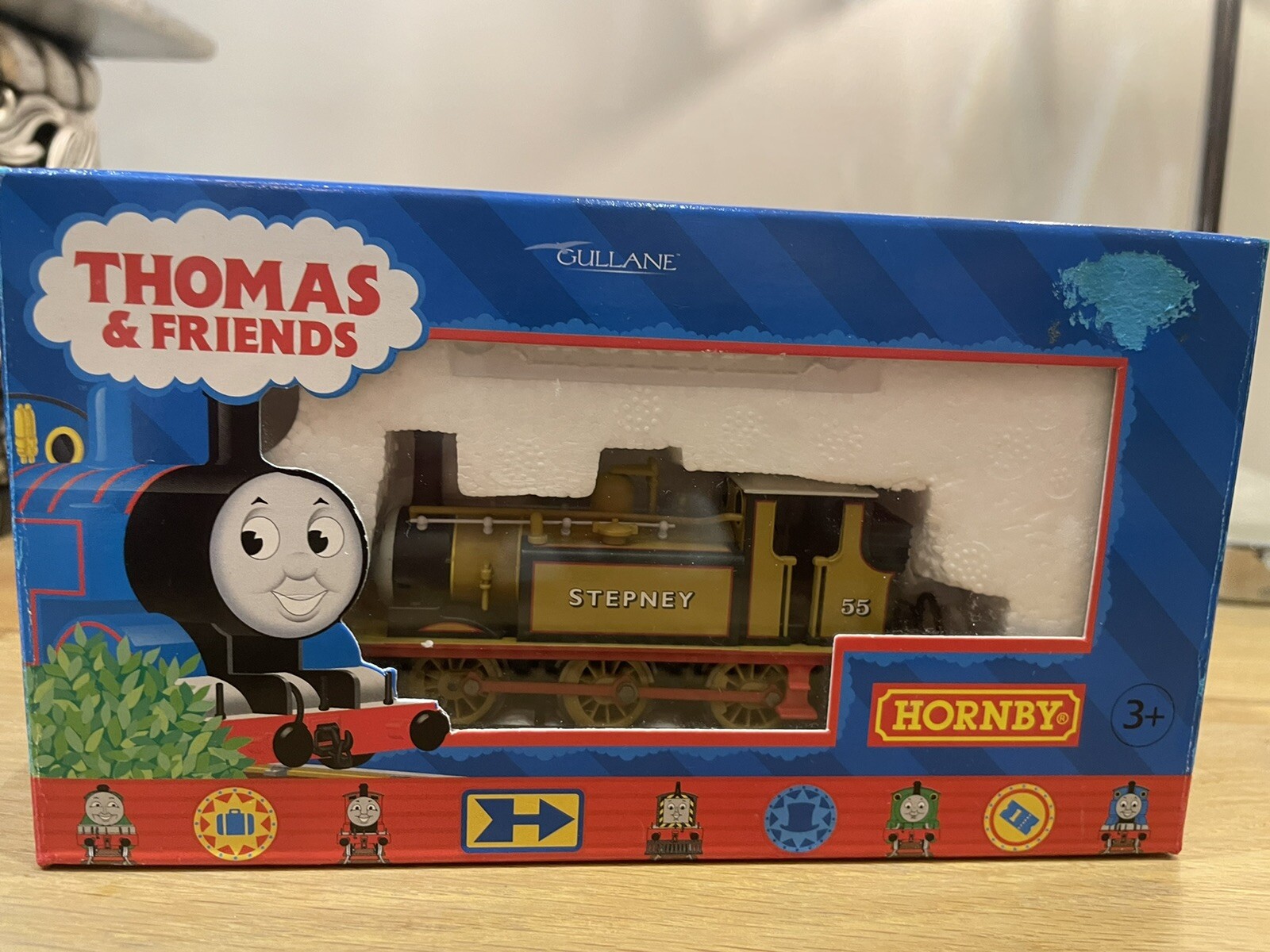 Hornby R9069 Thomas and Friends Stepney, Electric 00 Gauge