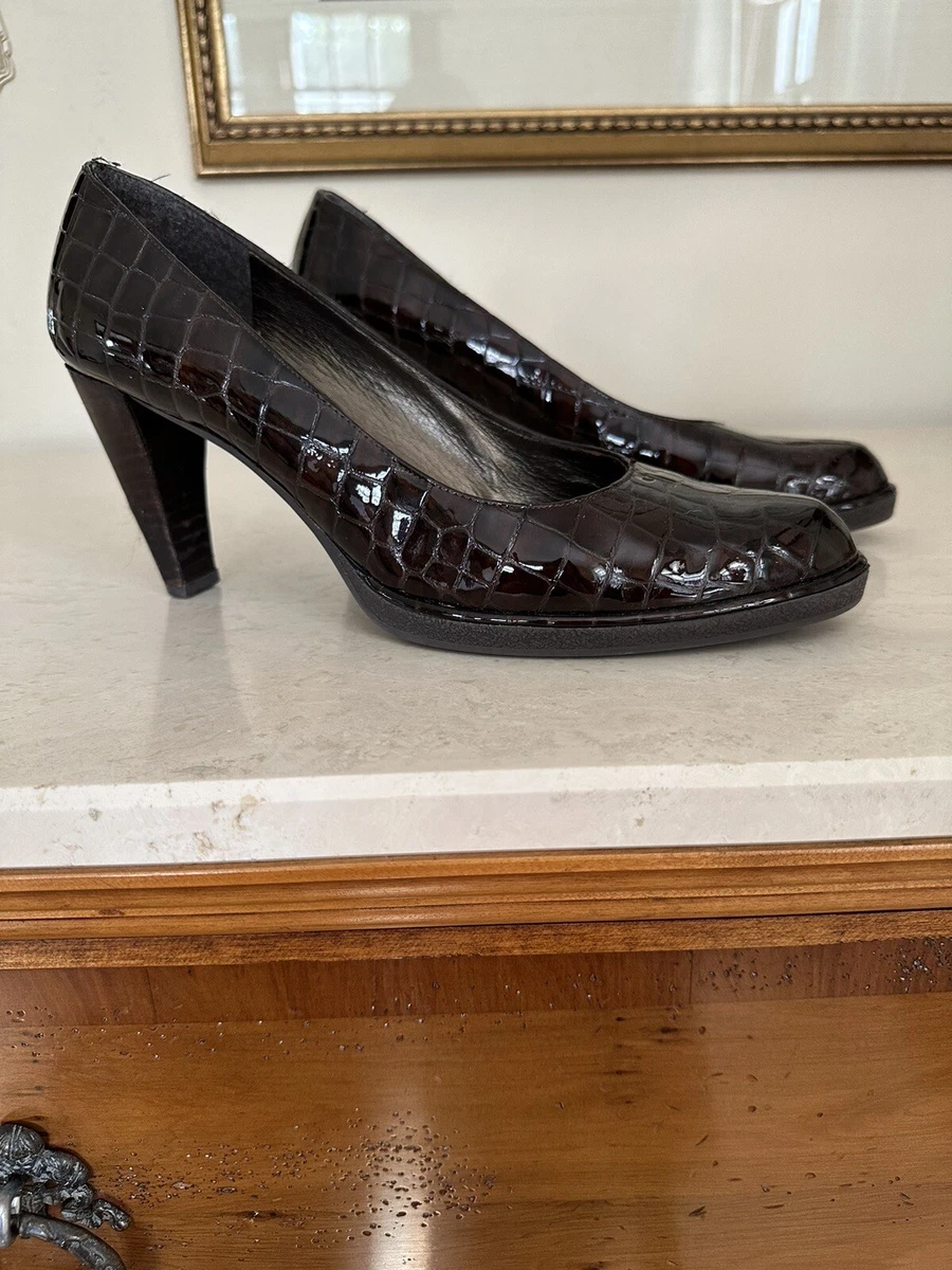 Stuart Weitzman Chocolate Brown Croc Patent Leather Pumps Size 8.5
