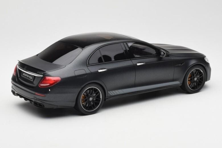 Genuine Mercedes-AMG 1:18 E63 4MATIC+ Edition 1 Night Black
