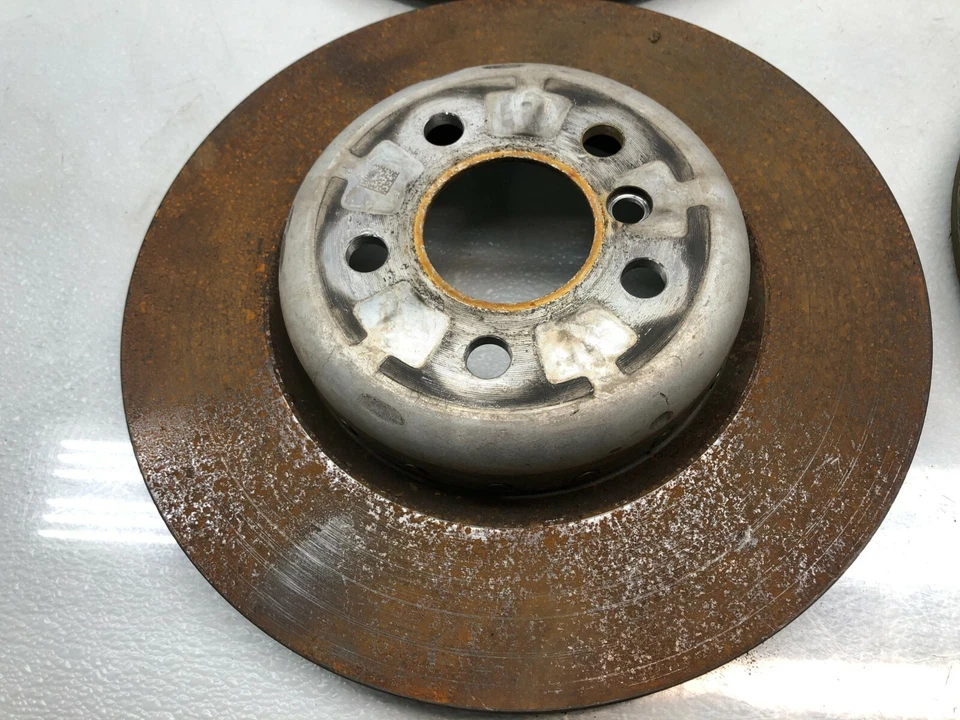 BMW 740I 2016-2019 rotor de disco de freno delantero trasero OEM. Foto 4 de 4