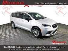 2026 Chrysler Pacifica Limited AWD Minivan Panoramic Sunroof Nappa Leather