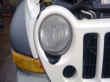 Passenger Headlight Without Headlamp Leveling Fits 05-07 LIBERTY 1090021