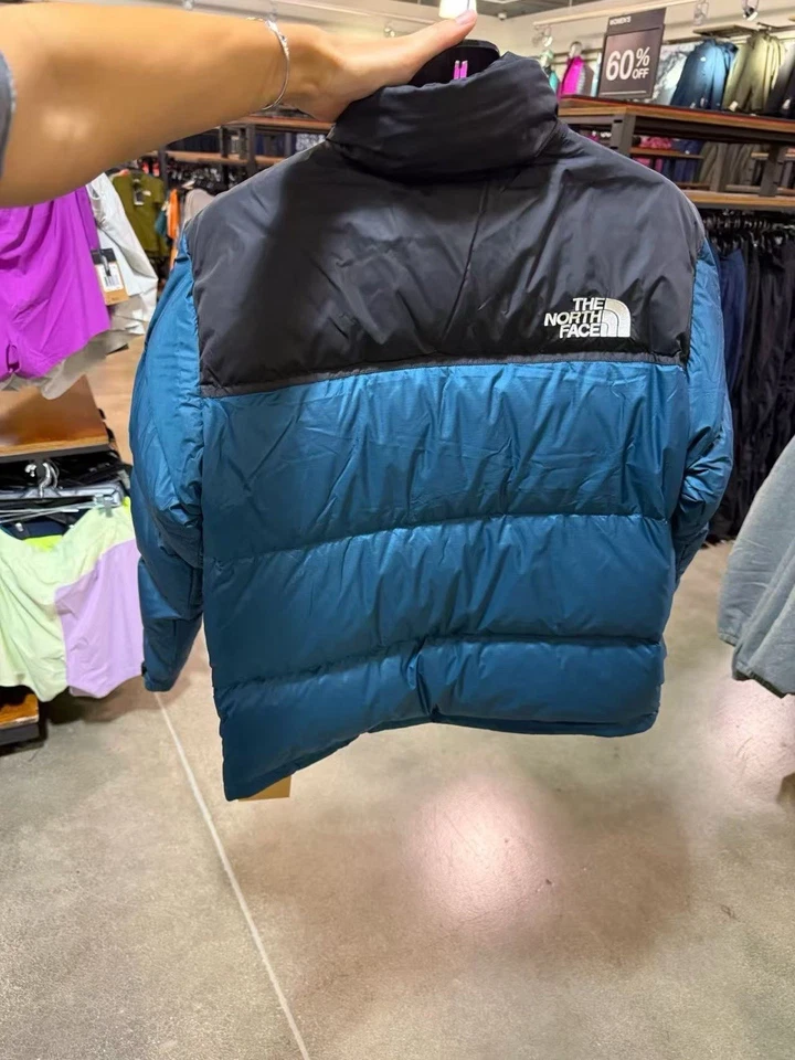 Novo em folha! Jaqueta The North Face’s Nuptse Masculina Pequena Azul Puffer! - Imagem 3 de 4
