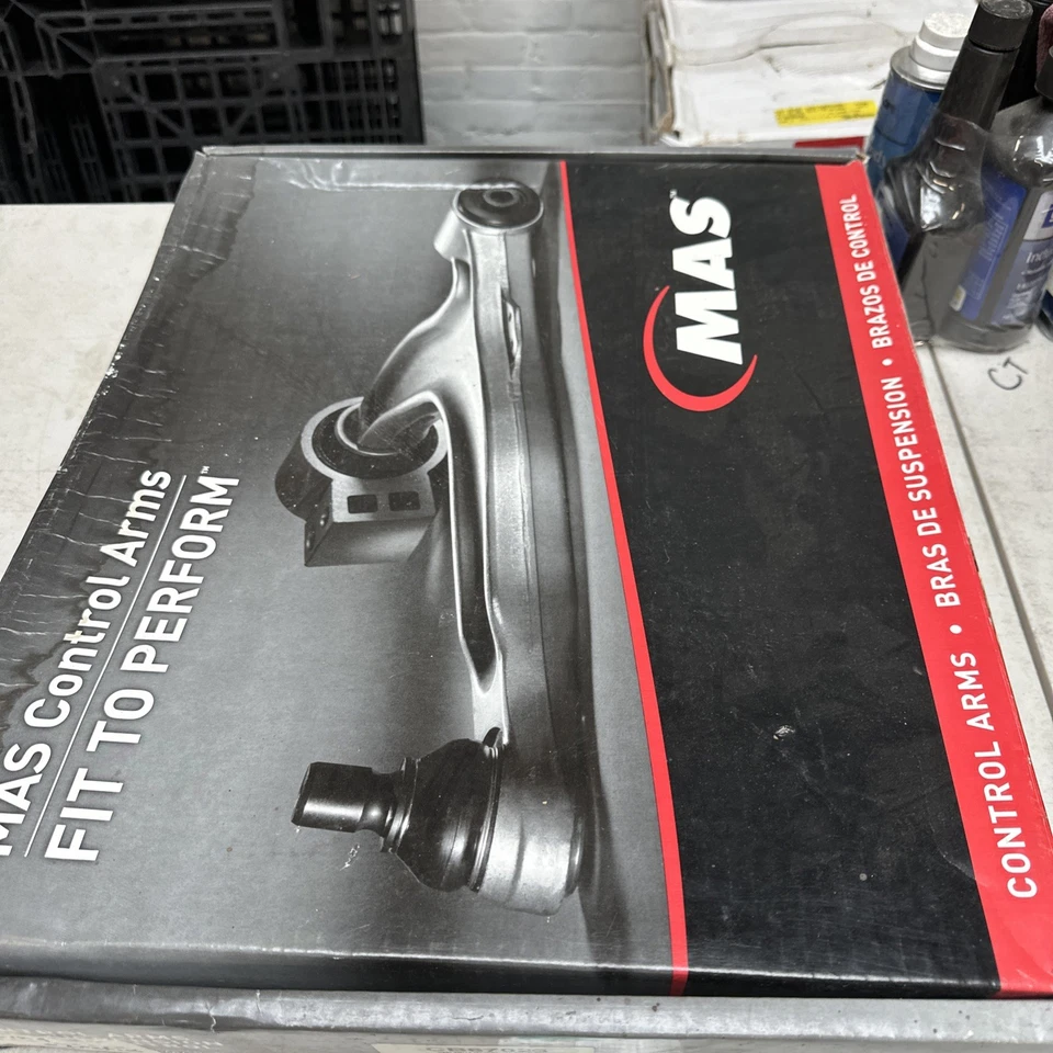 Conjunto de brazo de control de suspensión y rótula MAS CB67023 Foto 2 de 3