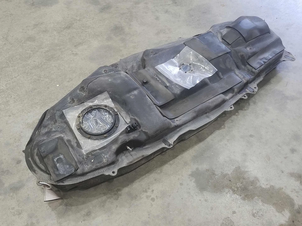 Conjunto de tanque de combustible Toyota RAV4 2006-2012 tanque de gasolina genuino OEM 770010R030 Foto 2 de 4