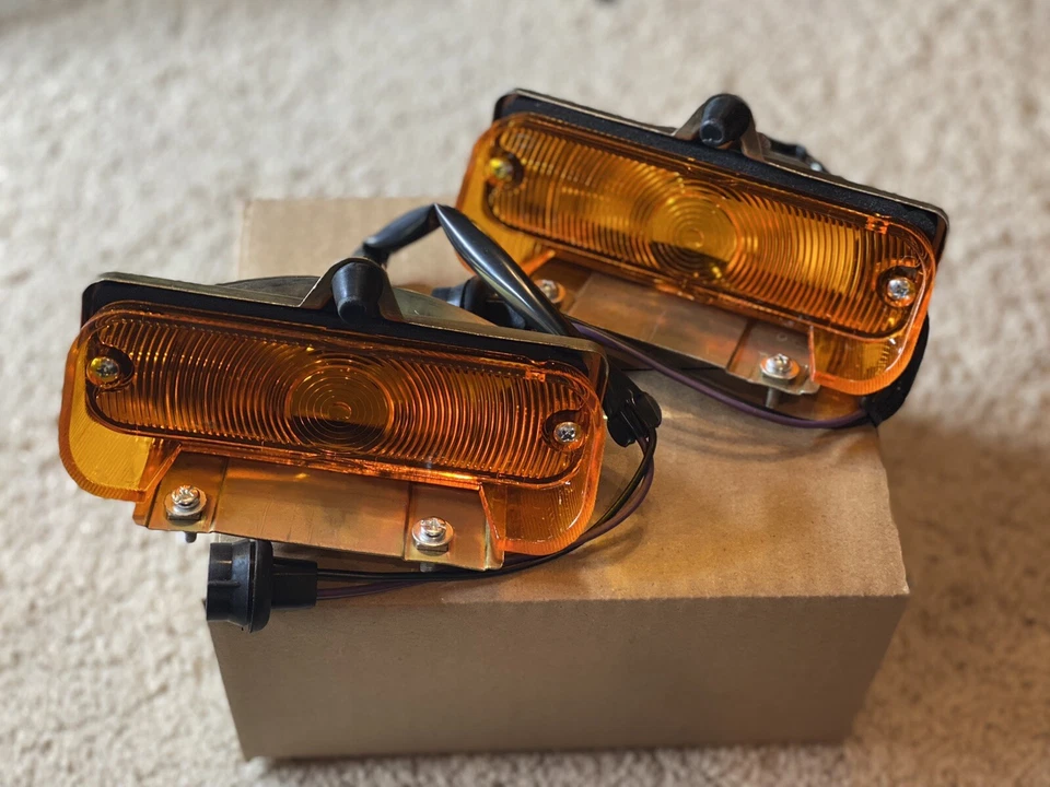 Conjunto de lámpara de luz de estacionamiento Chevelle Malibu 1965 par ámbar Foto 3 de 4