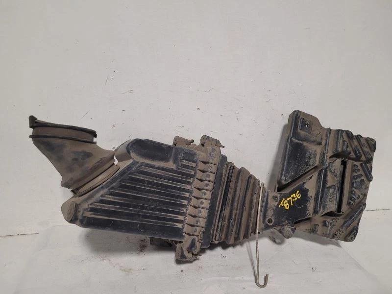 Limpiador de aire 3,8 L EE. UU. Se adapta a furgoneta 93-95 Lumina 1540695 Foto 2 de 3