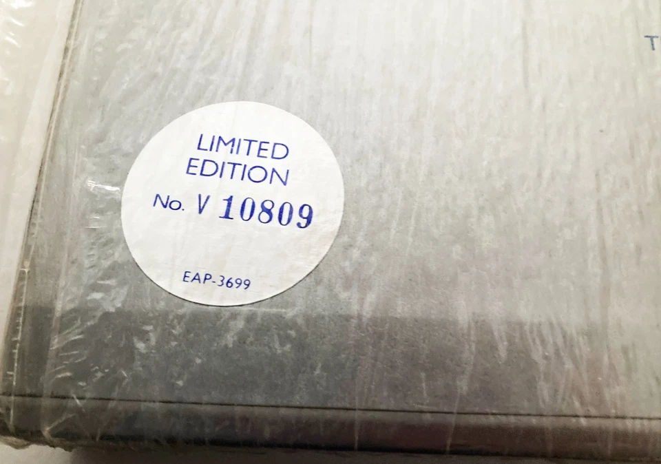 ELVIS PRESLEY Elvis Aron Presley 25th Anniversary 8XLP BOX SET RCA Limited Ed. - Image 3 of 4