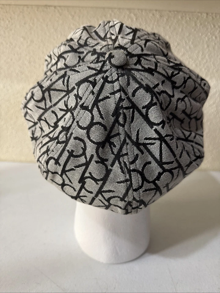 Gorra CALVIN KLEIN Newsboy Estampado Completo Logo CK Gris y Negro Talla Única Foto 4 de 4