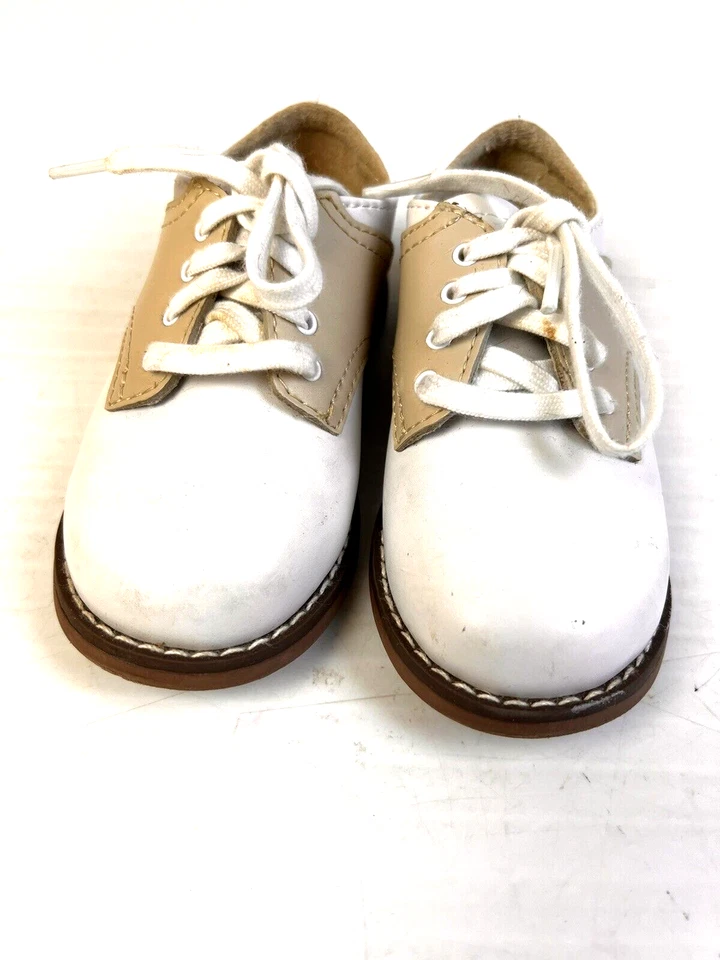 Zapatos Oxford Footmates con cordones para niños pequeños talla 7 de cuero blanco crudo Foto 2 de 4
