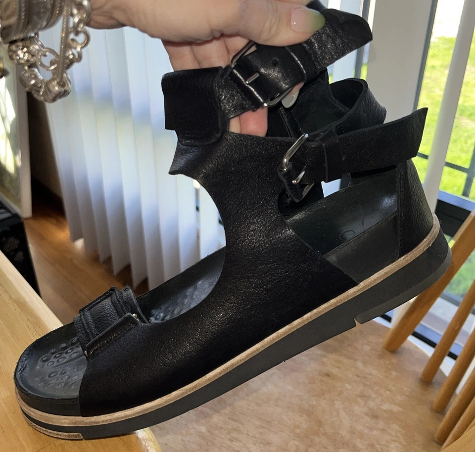 Increíbles sandalias planas CINZIA ARAIA de cuero negro gladiador 42 EU / US 11.5 / 12 Foto 3 de 4