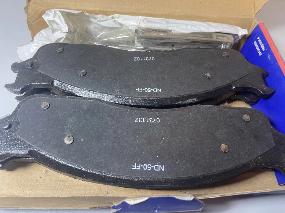 Front Semi-Metallic Brake Pads Set  Dodge Ram 2500 1500 3500 SS-7864-M. (OR3) - Imagem 2 de 3