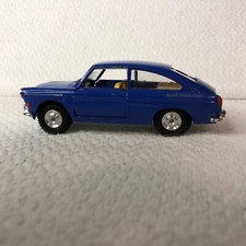 Gama Mini Mod VW 1600 TL Azul Escala 1/45 Hecho en Alemania Occidental