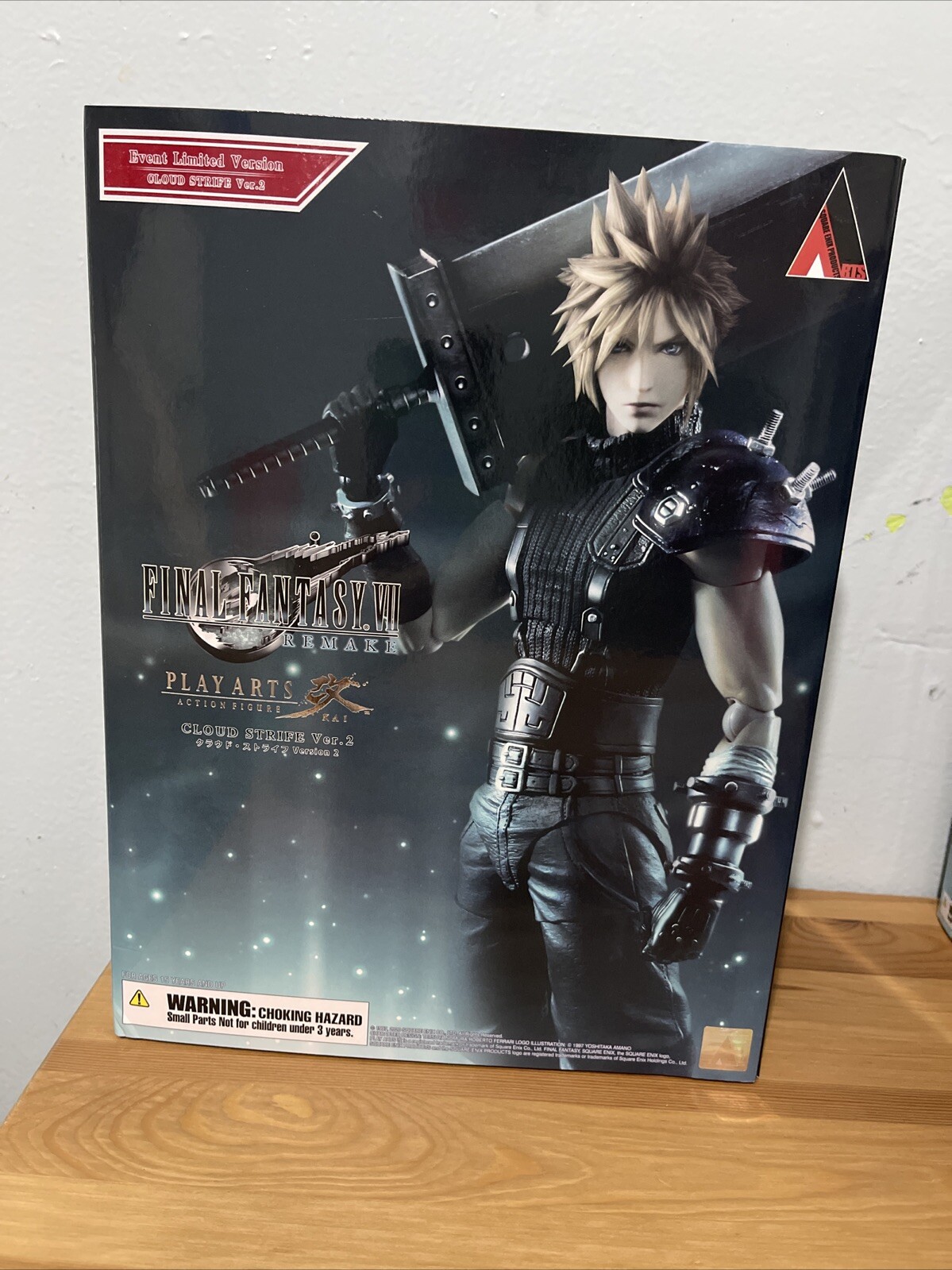 Play Arts Kai Cloud Strife Ver. 2 Final Fantasy VII Remake Event Versión Limitada
